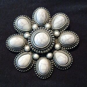 Vintage signed brooch with bale Silver And Grey crackle